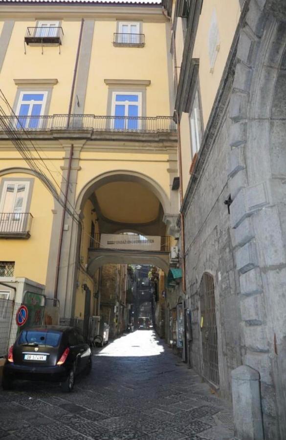 Hotel Roy Nel Cuore Di Napoli Exterior foto